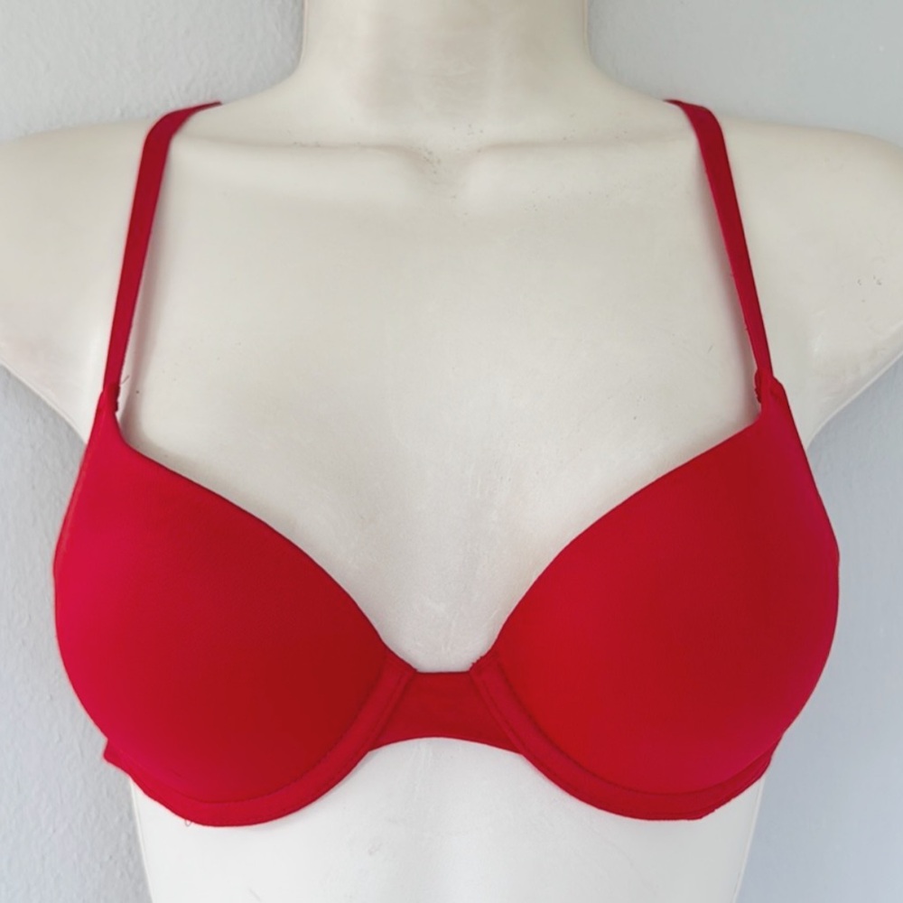 PINK Victoria’s Secret red wear everywhere push up bra size 32A